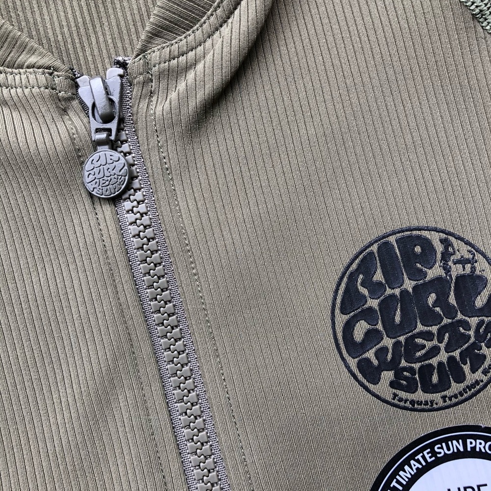 🌴🔆RIP CURL- PREMIUM ZIP UP RASH GURAD🔆🌴 - Picture 9 of 13